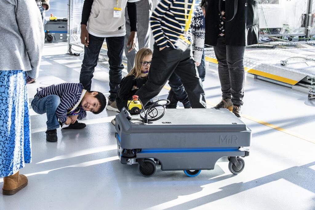 Children visit AMRC’s flagship Factory 2050 facility